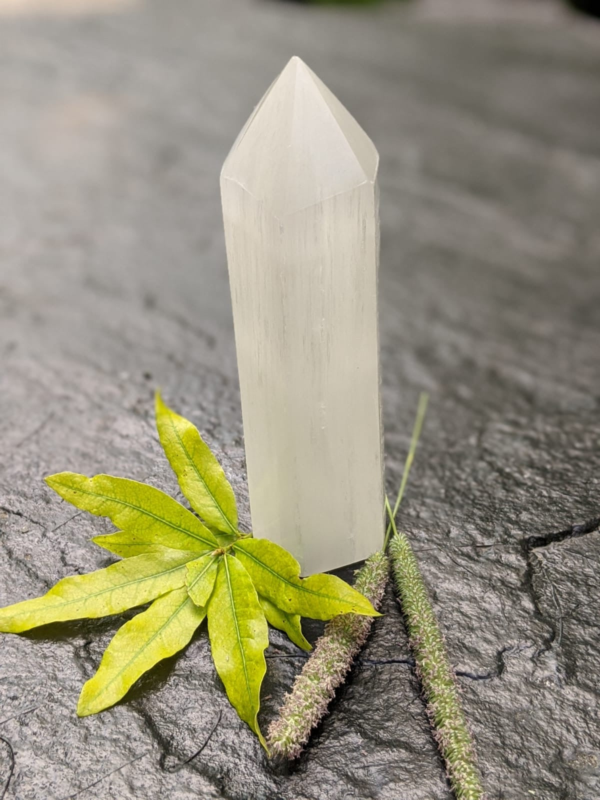 Selenite Obelisk - Luni